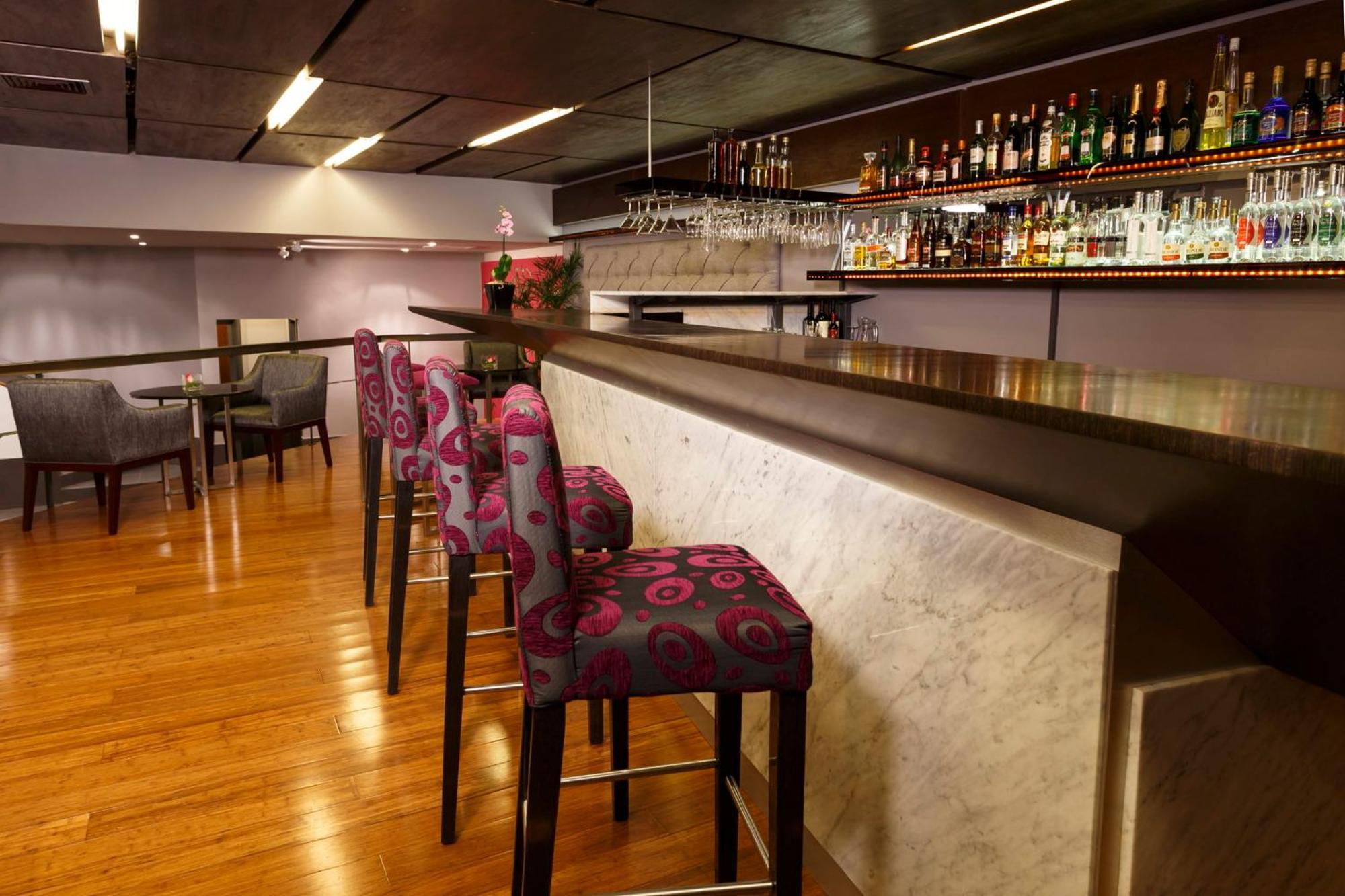 Crowne Plaza Lima By Ihg Hotel Exterior foto The bar at the lounge