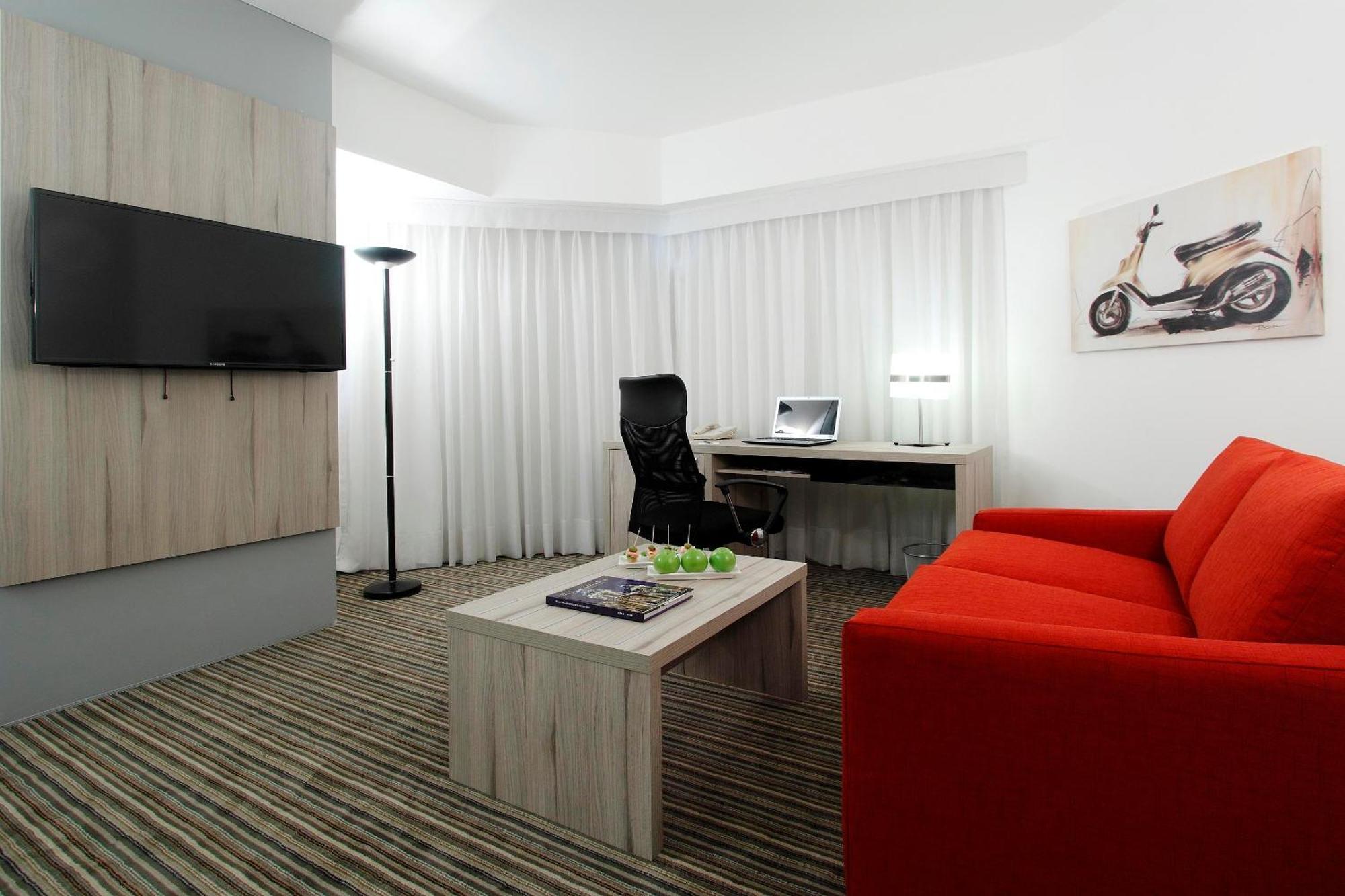 Crowne Plaza Lima By Ihg Hotel Exterior foto A typical hotel room