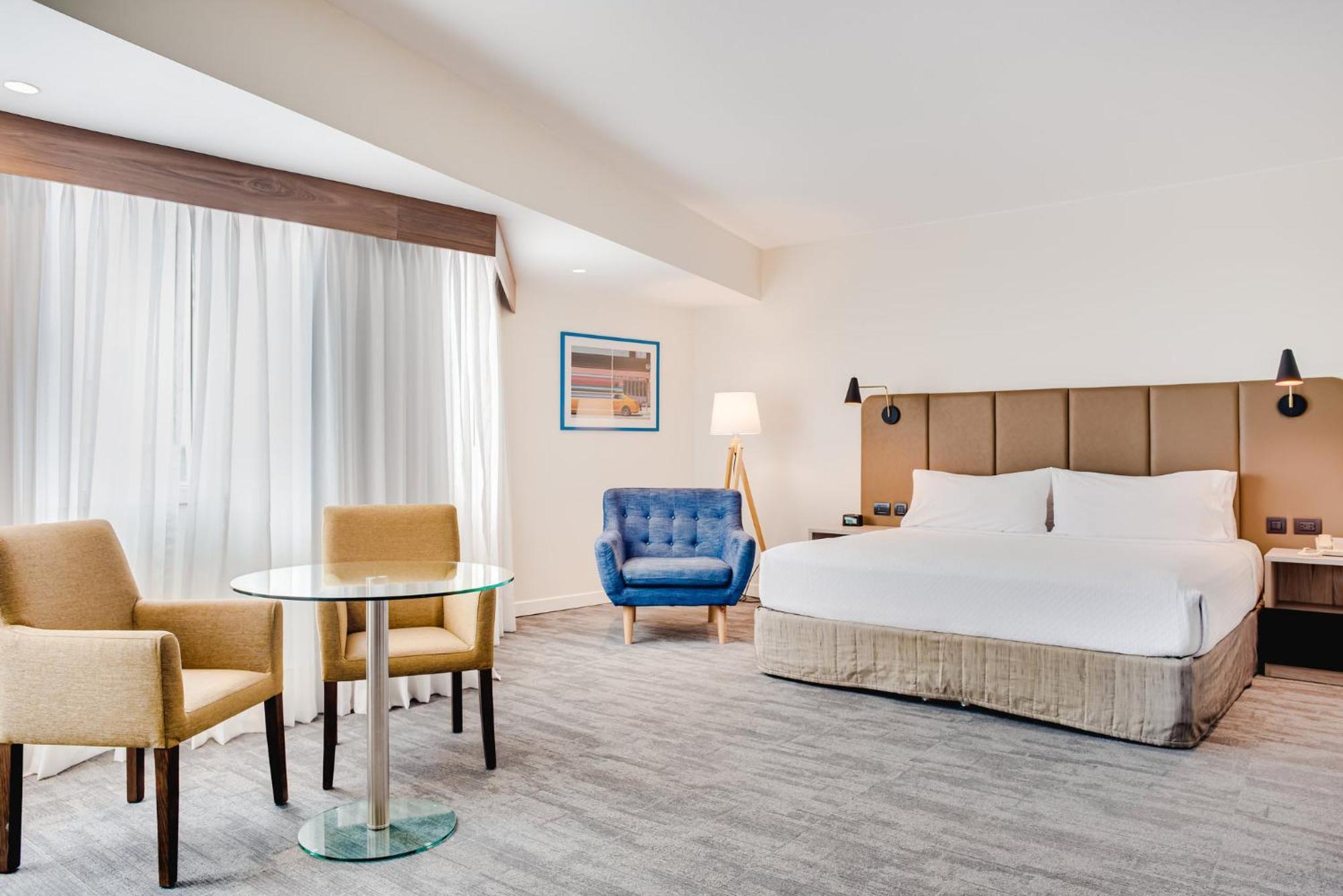 Crowne Plaza Lima By Ihg Hotel Exterior foto A room at the hotel