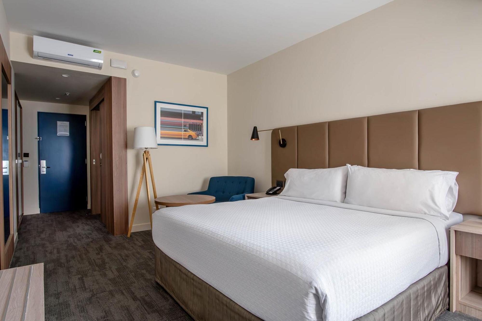 Crowne Plaza Lima By Ihg Hotel Exterior foto A room at the hotel