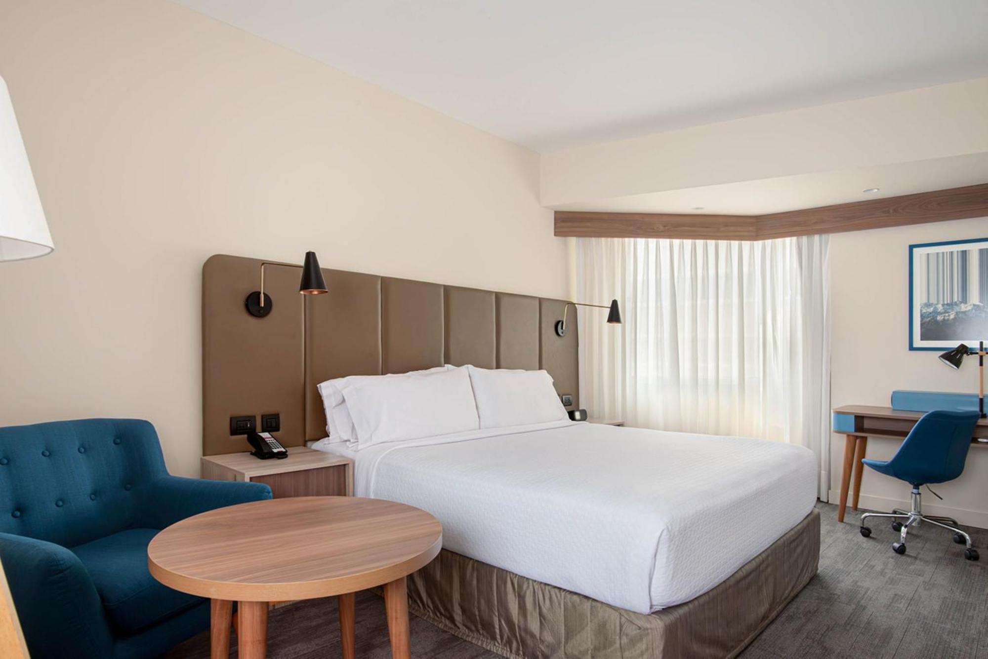 Crowne Plaza Lima By Ihg Hotel Exterior foto A guest room at the Holiday Inn Express in San Francisco