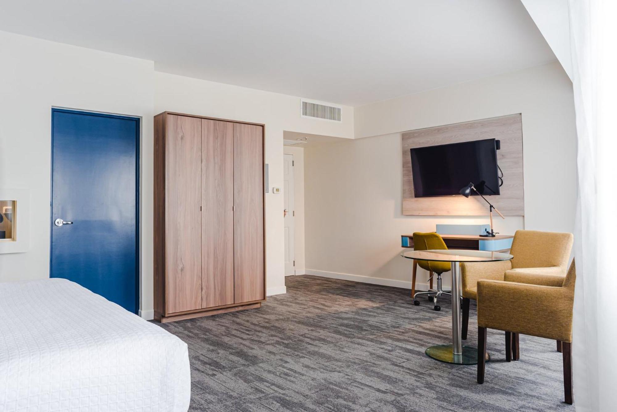 Crowne Plaza Lima By Ihg Hotel Exterior foto A room at the Hilton Garden Inn in San Francisco